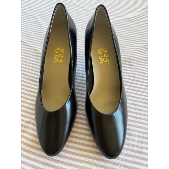 Women's So Soft 925 Olivia Black Slip on Pumps Low Heel Comfort size 7.5 - Picture 4 of 6